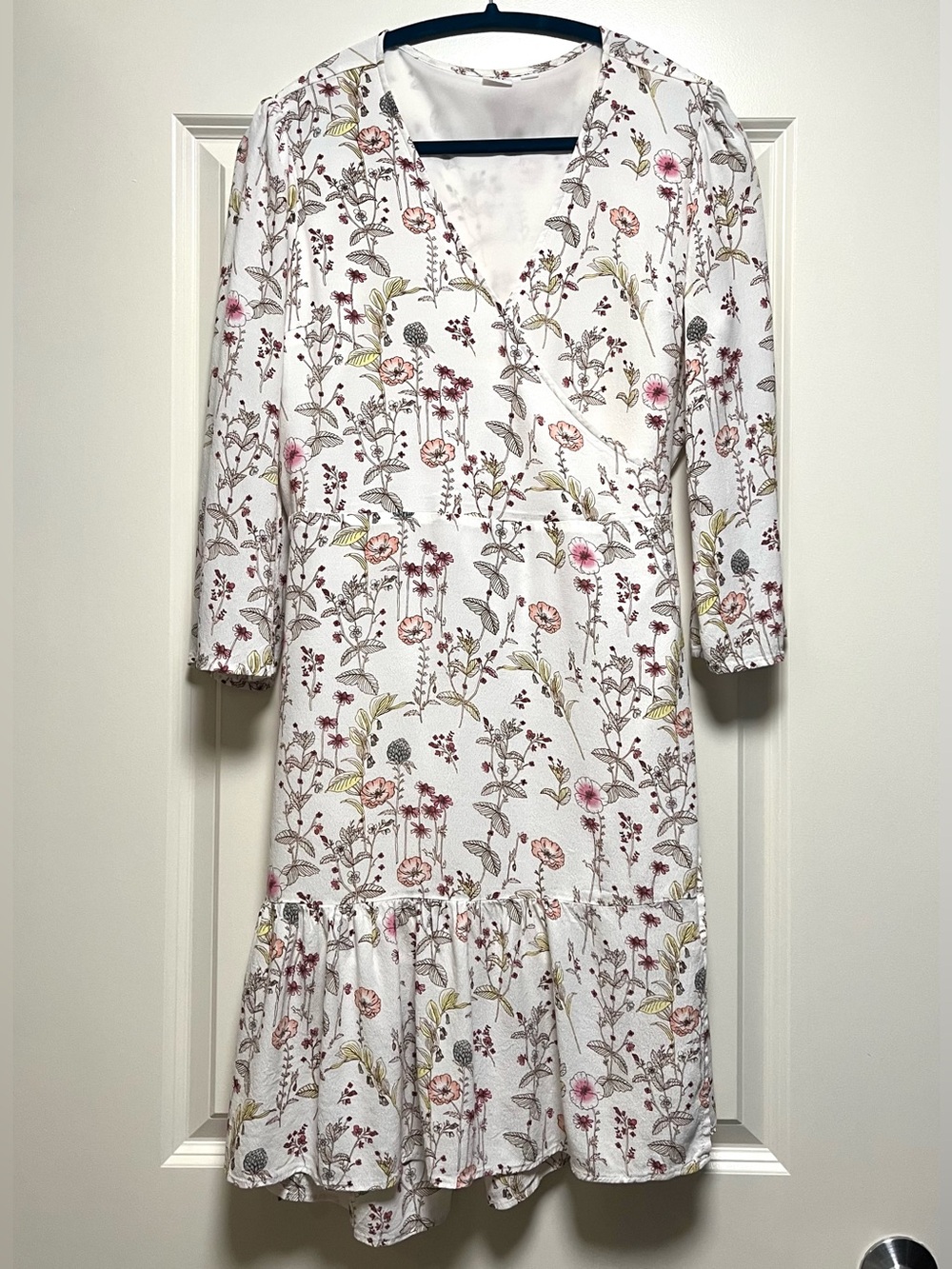 Gap Floral Print Wrap Dress Breezy 3/4 Flutter Sleeve Cream Wildflower Print L